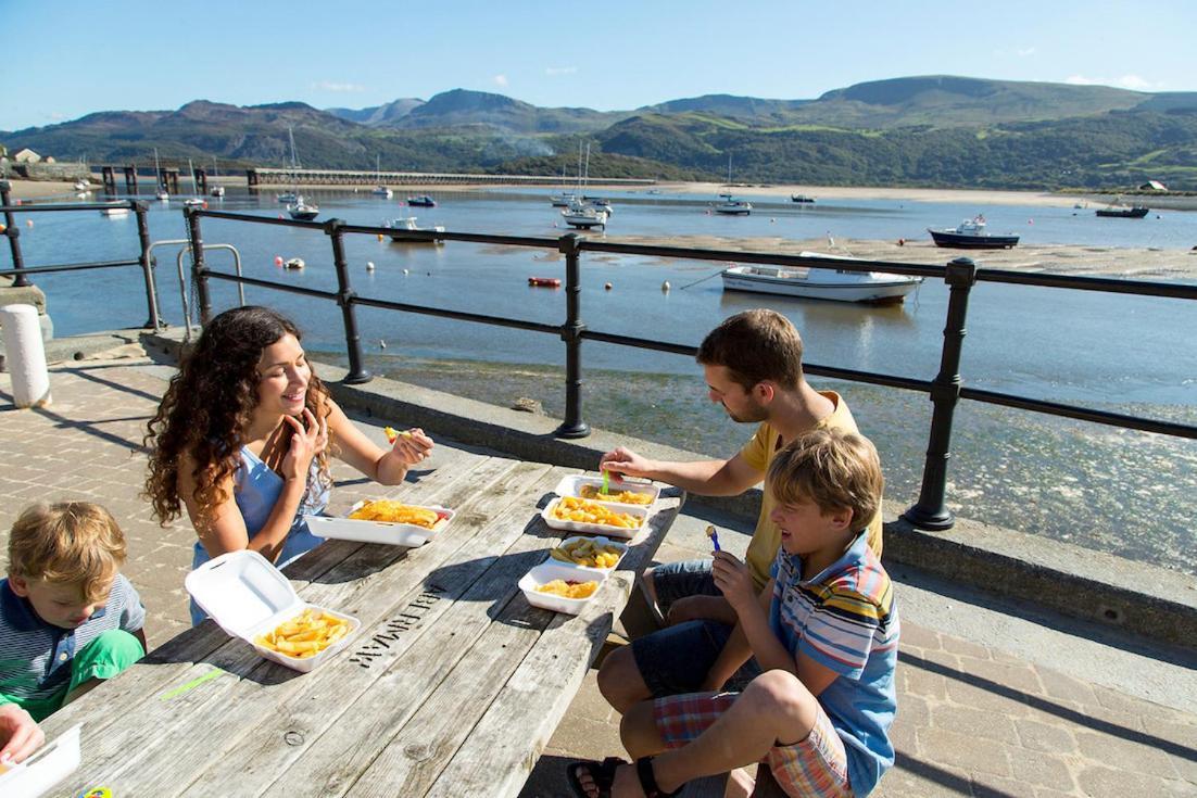 Barmouth Bay Holiday Park Llanddwywe Екстер'єр фото